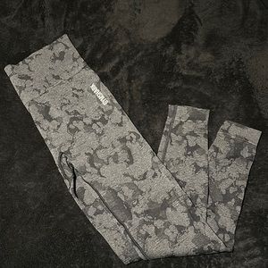 Gymshark - Black camo adapt seamless legging